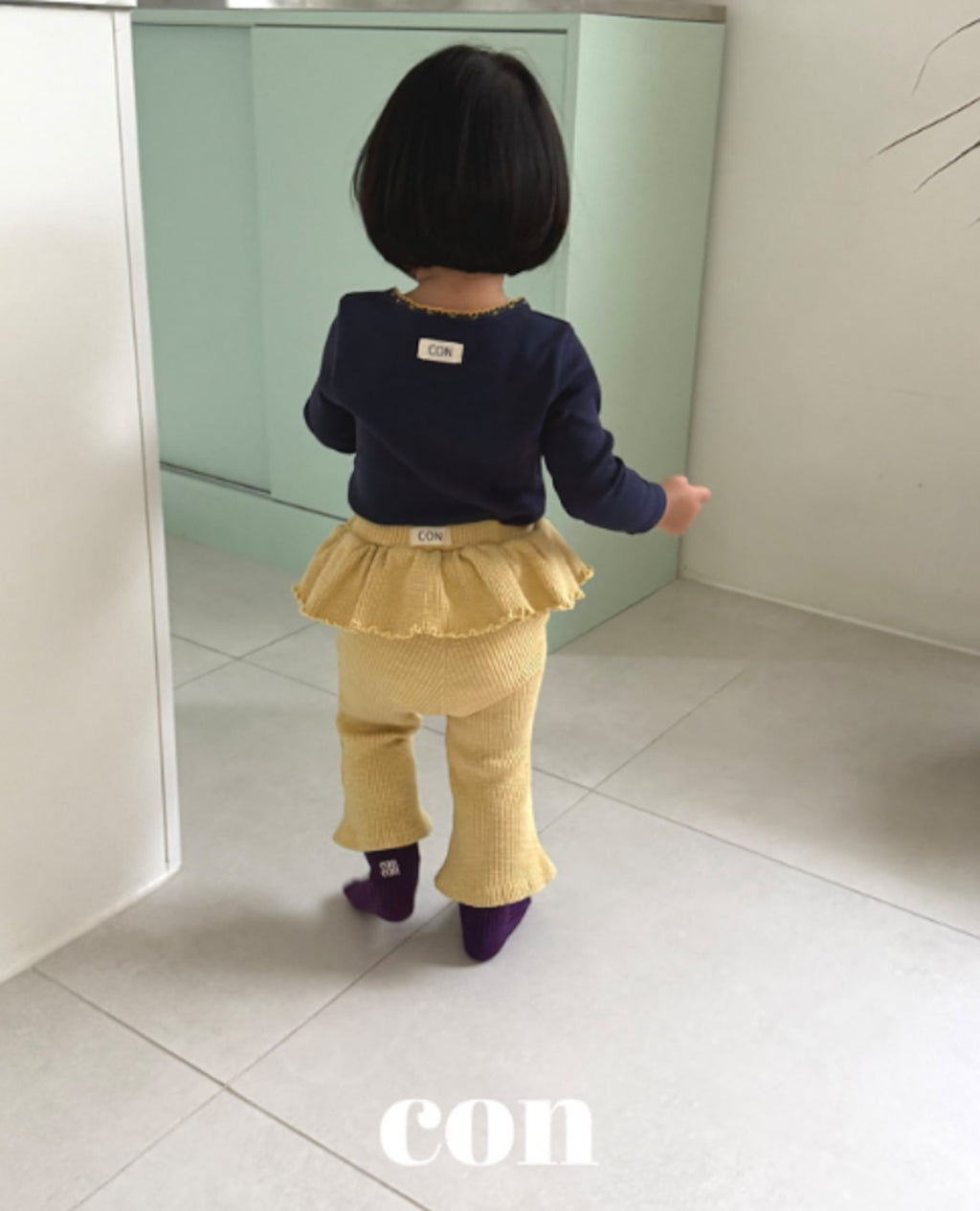 CON ジョンクフリルパンツ