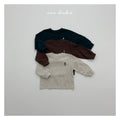 aou studio セミTシャツ