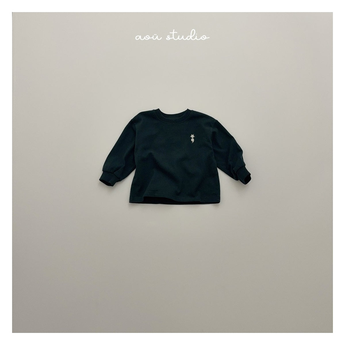 aou studio セミTシャツ