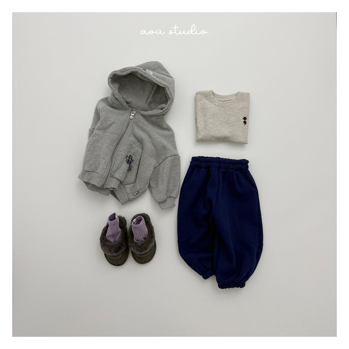 aou studio セミTシャツ