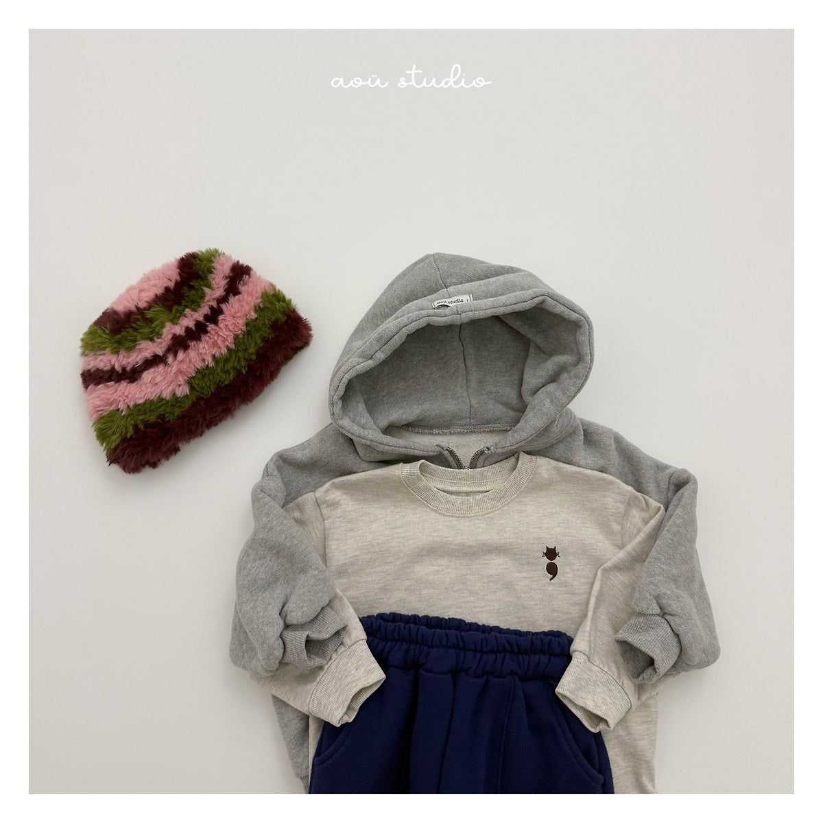 aou studio セミTシャツ