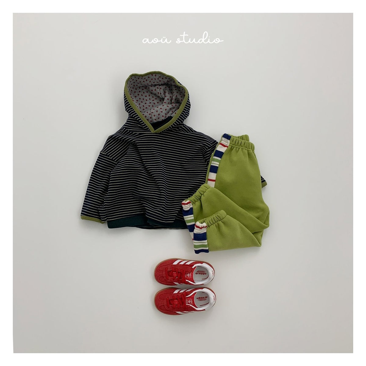 aou studio セミTシャツ