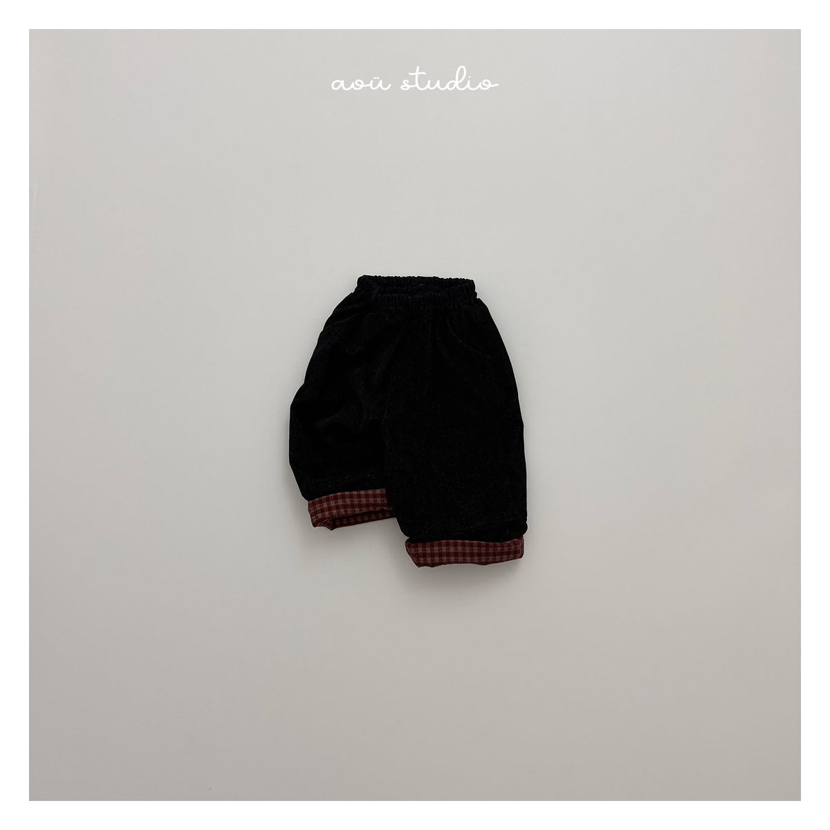 aou studio ロールアップパンツ