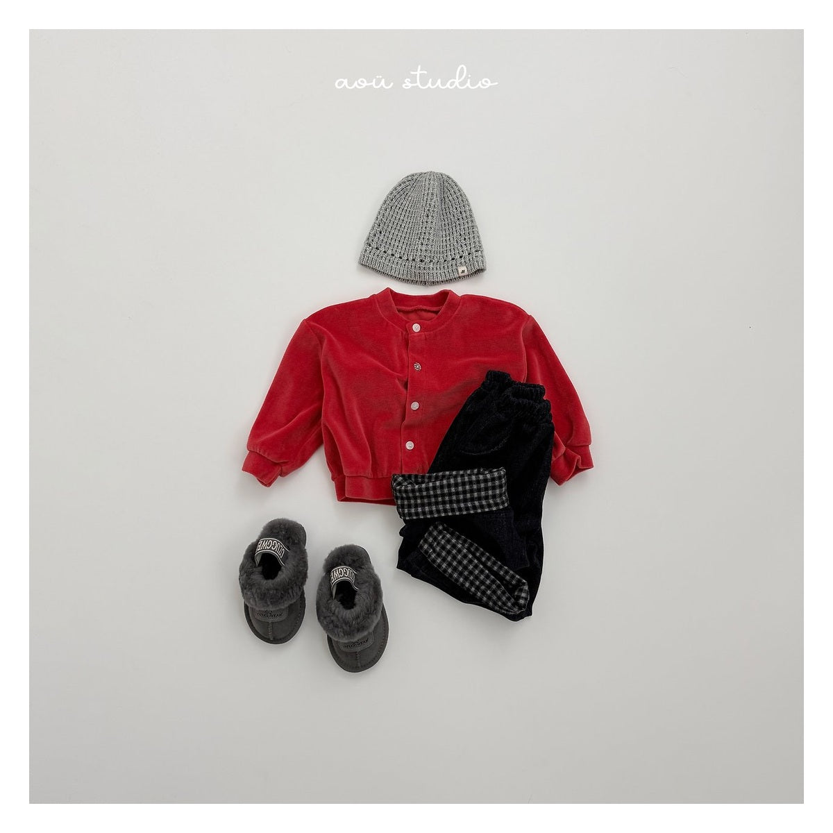 aou studio ロールアップパンツ