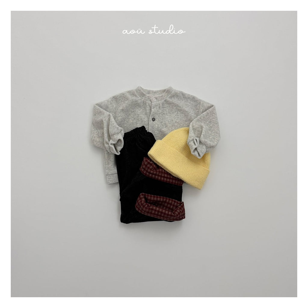 aou studio ロールアップパンツ