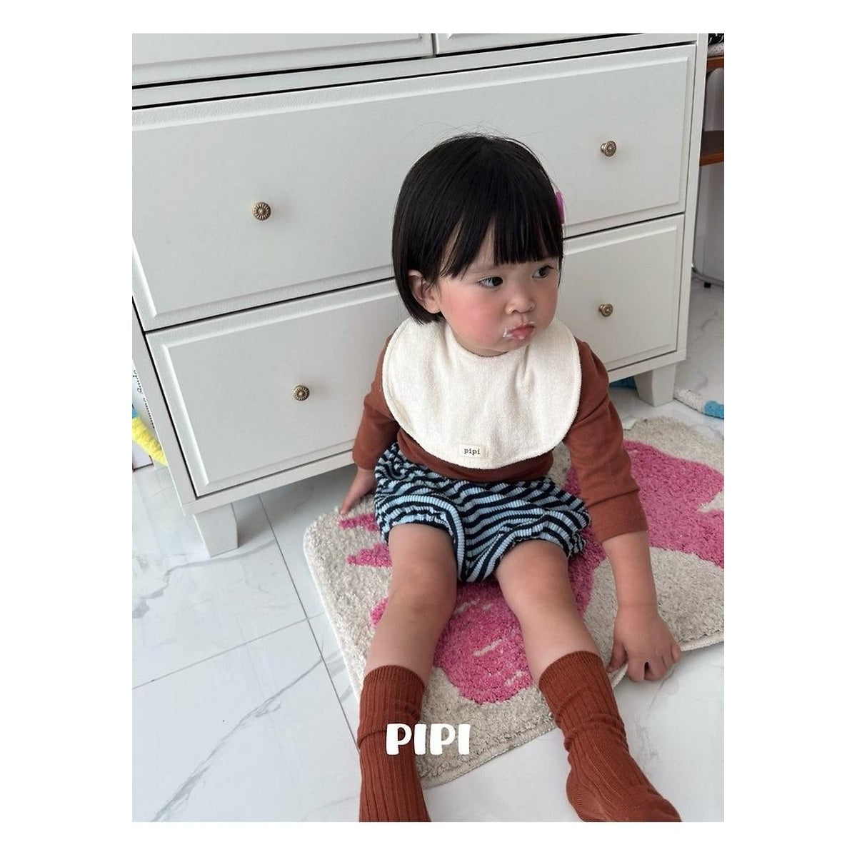 PIPI よだれかけ FREE